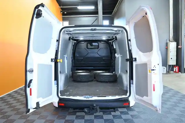 Valkoinen Pakettiauto, Ford Transit Custom – CRL-971