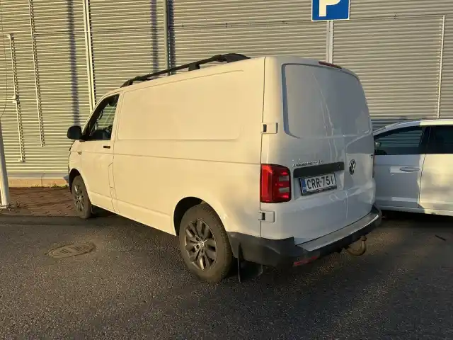 Valkoinen Pakettiauto, Volkswagen Transporter – CRR-751