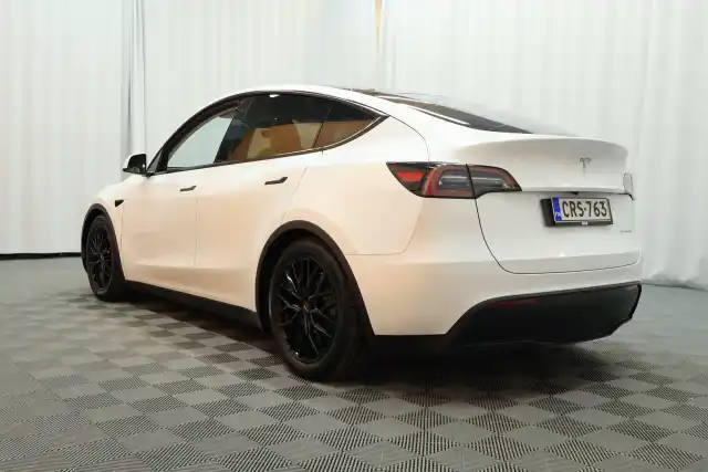 Valkoinen Maastoauto, Tesla Model Y – CRS-763