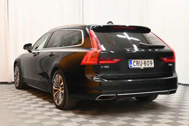 Musta Farmari, Volvo V90 – CRU-809