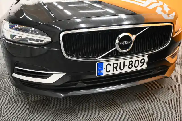 Musta Farmari, Volvo V90 – CRU-809