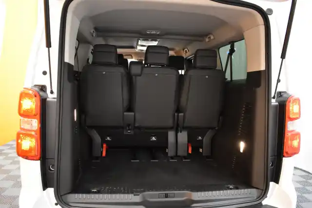 Valkoinen Tila-auto, Toyota PROACE VERSO EV – CSB-590