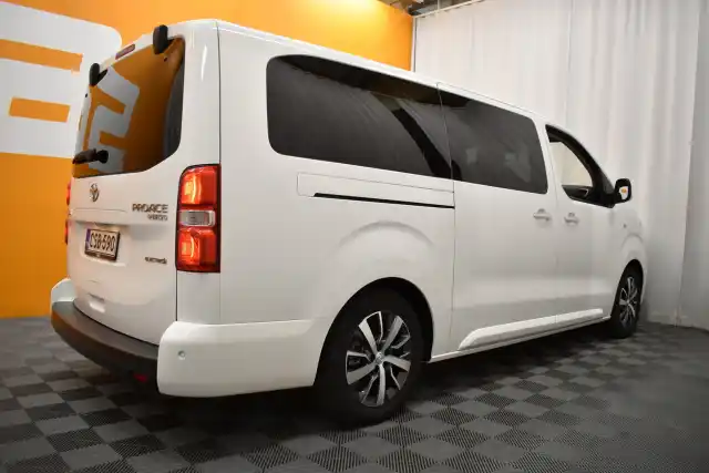 Valkoinen Tila-auto, Toyota PROACE VERSO EV – CSB-590