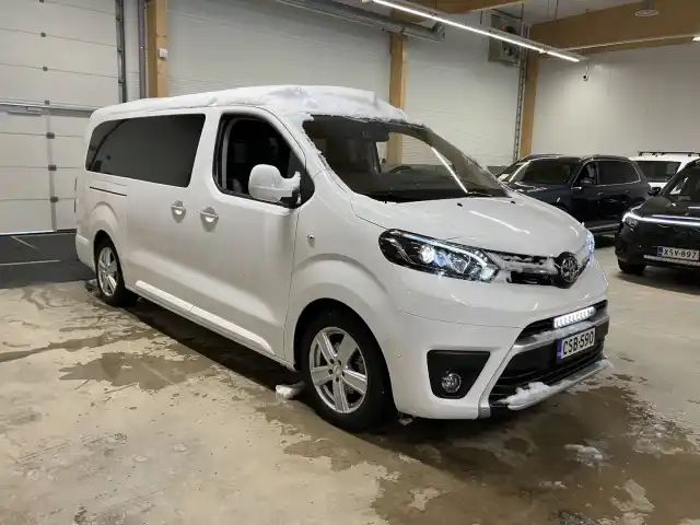 Valkoinen Tila-auto, Toyota Proace Verso – CSB-590