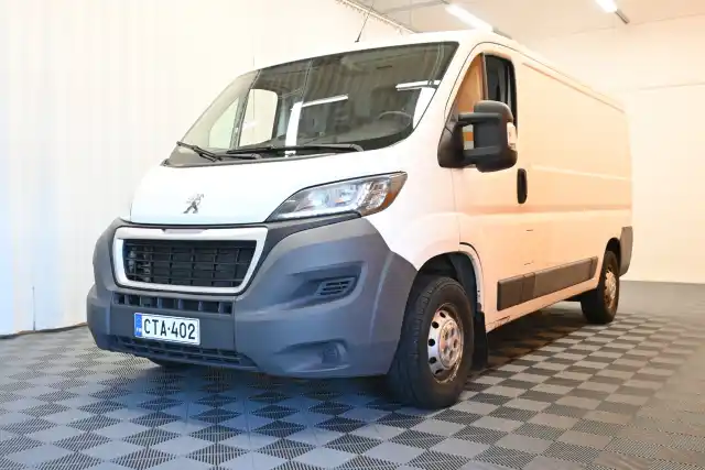 Valkoinen Pakettiauto, Peugeot Boxer – CTA-402