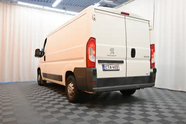 Valkoinen Pakettiauto, Peugeot Boxer – CTA-402