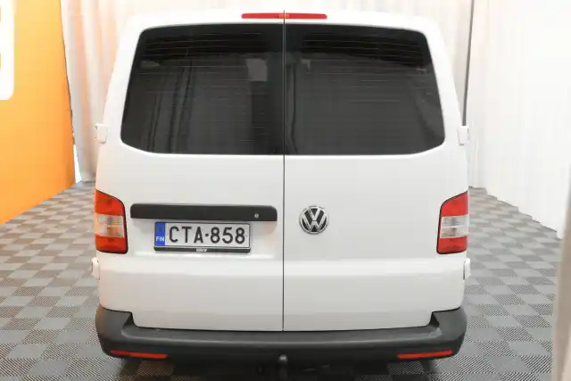 Valkoinen Pakettiauto, Volkswagen Transporter – CTA-858