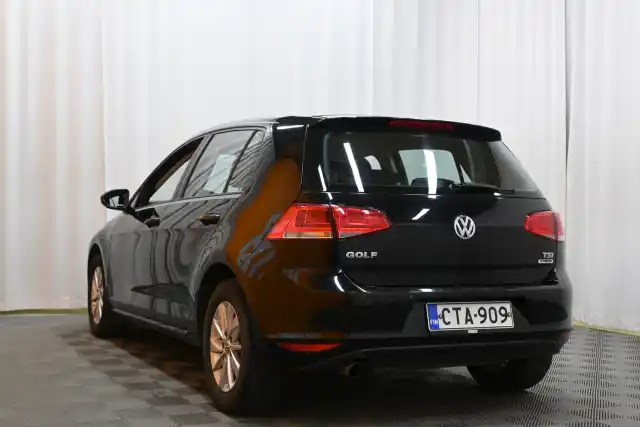 Musta Viistoperä, Volkswagen Golf – CTA-909