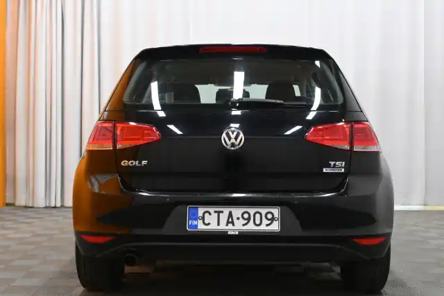 Musta Viistoperä, Volkswagen Golf – CTA-909