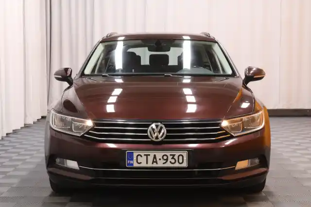 Punainen Farmari, Volkswagen Passat – CTA-930