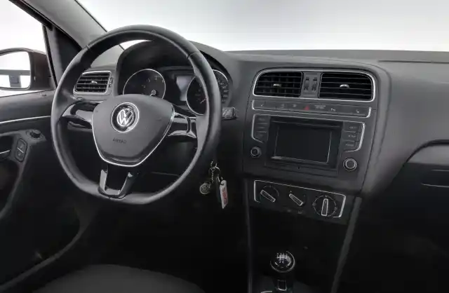 Ruskea Viistoperä, Volkswagen Polo – CTA-978