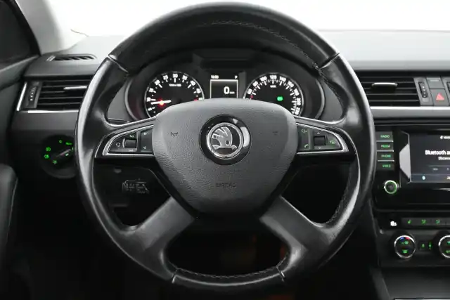 Musta Farmari, Skoda Octavia – CTC-542