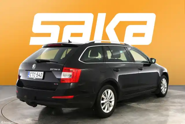 Musta Farmari, Skoda Octavia – CTC-542