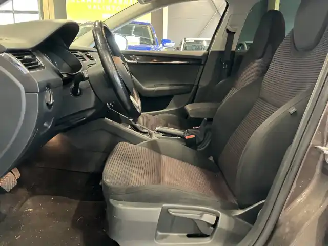 Ruskea (beige) Farmari, Skoda Octavia – CTE-103