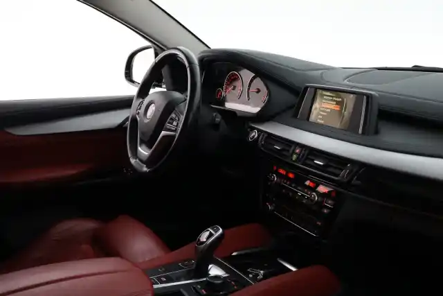 Musta Maastoauto, BMW X6 – CTE-826