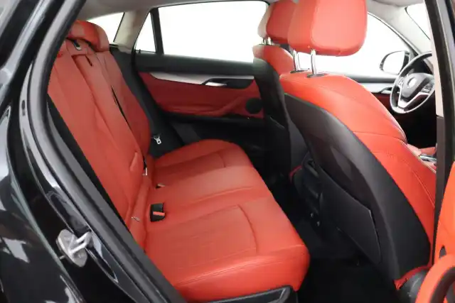 Musta Maastoauto, BMW X6 – CTE-826