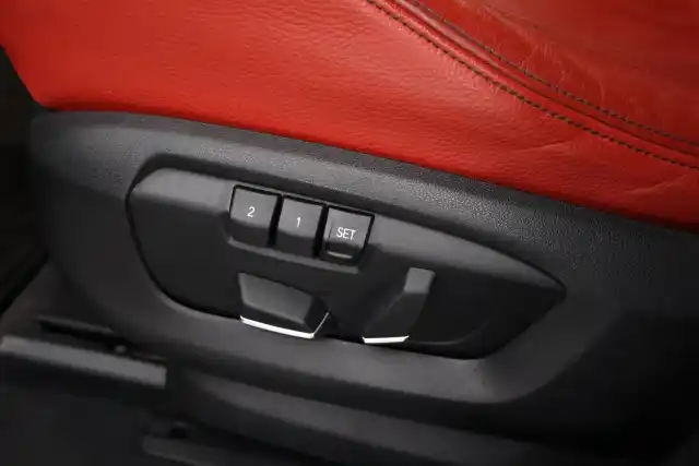 Musta Maastoauto, BMW X6 – CTE-826