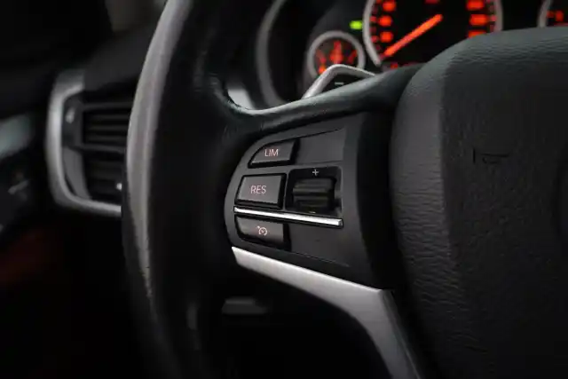 Musta Maastoauto, BMW X6 – CTE-826