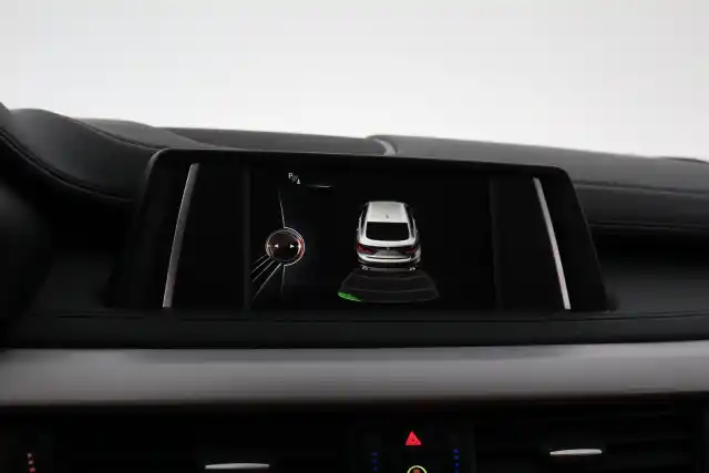 Musta Maastoauto, BMW X6 – CTE-826
