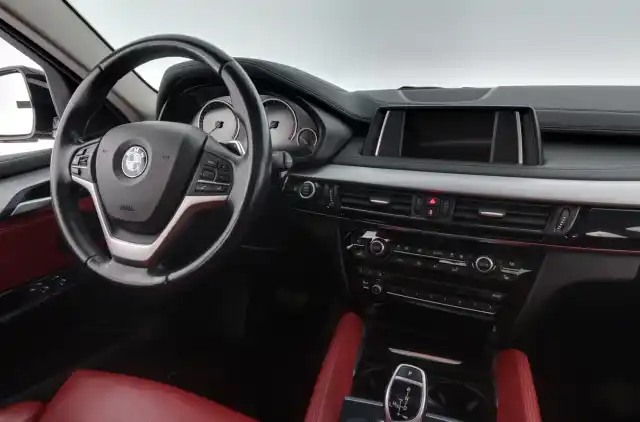 Musta Maastoauto, BMW X6 – CTE-826
