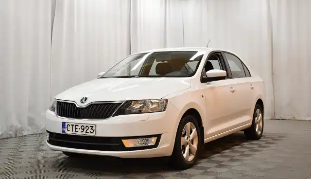 Valkoinen Sedan, Skoda Rapid – CTE-923