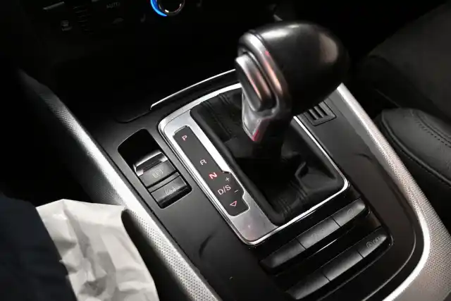 Harmaa Maastoauto, Audi Q5 – CTF-110