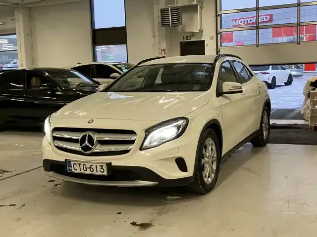 Valkoinen Maastoauto, Mercedes-Benz GLA – CTG-613