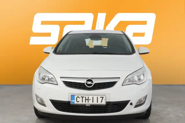 Valkoinen Viistoperä, Opel Astra – CTH-117