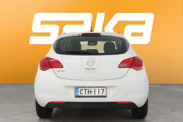 Valkoinen Viistoperä, Opel Astra – CTH-117