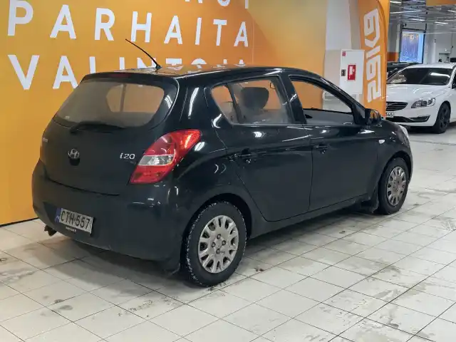 Musta Viistoperä, Hyundai i20 – CTH-557