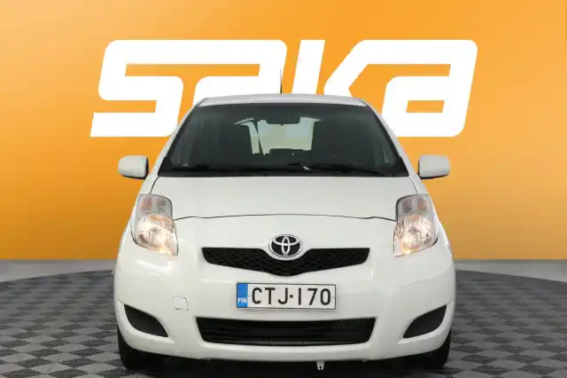 Valkoinen Viistoperä, Toyota Yaris – CTJ-170