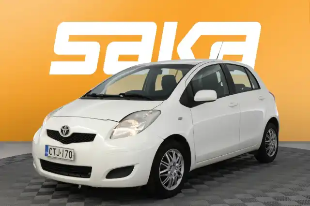 Valkoinen Viistoperä, Toyota Yaris – CTJ-170