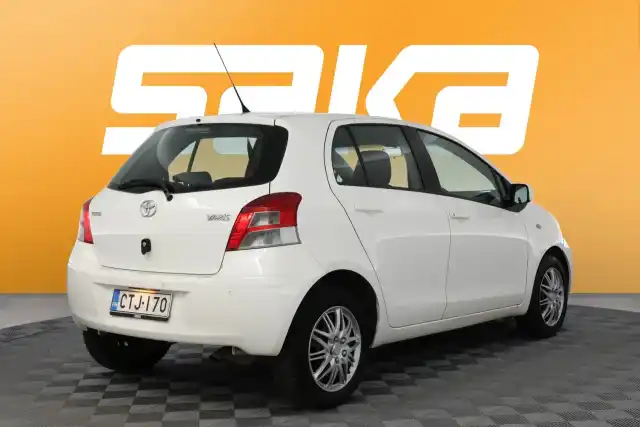 Valkoinen Viistoperä, Toyota Yaris – CTJ-170