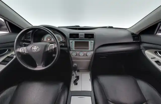 Musta Sedan, Toyota Camry – CTK-10