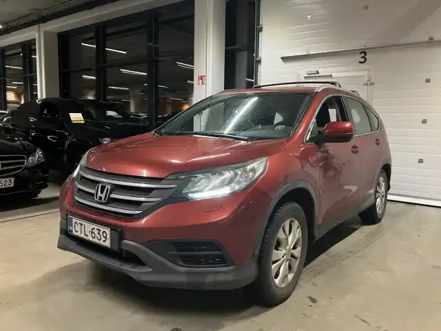 Punainen Maastoauto, Honda CR-V – CTL-639