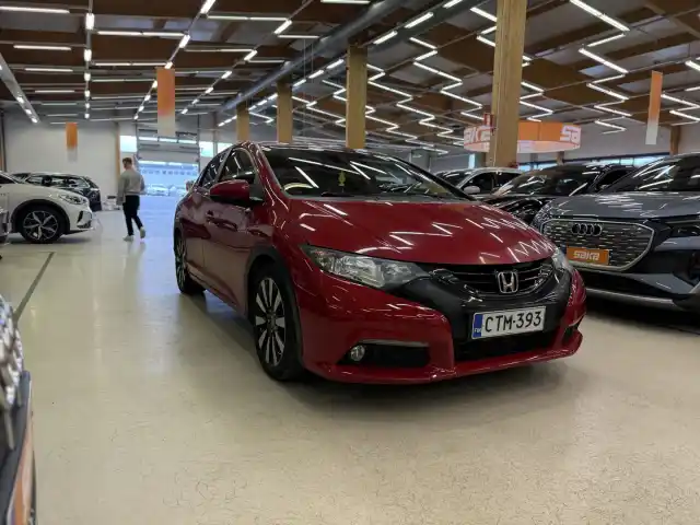 Punainen Viistoperä, Honda Civic – CTM-393