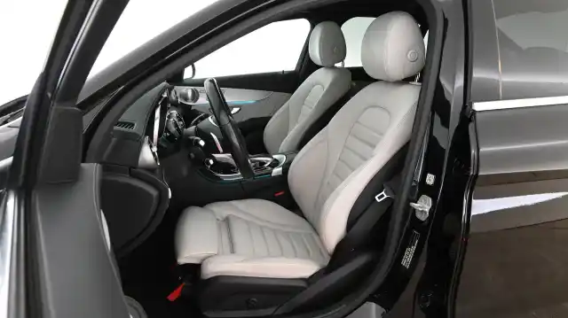 Musta Sedan, Mercedes-Benz C – CTN-656