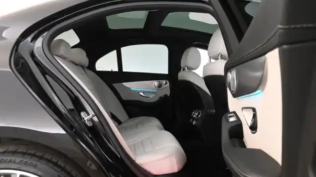Musta Sedan, Mercedes-Benz C – CTN-656