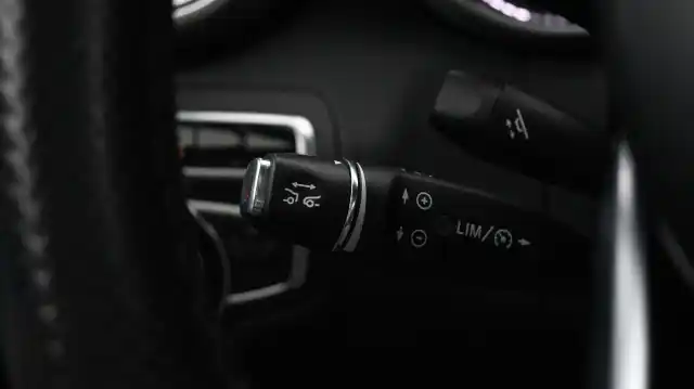 Musta Sedan, Mercedes-Benz C – CTN-656