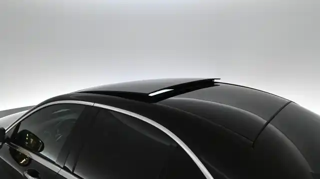 Musta Sedan, Mercedes-Benz C – CTN-656