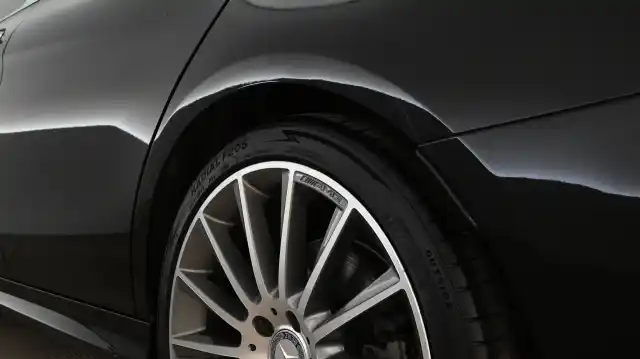 Musta Sedan, Mercedes-Benz C – CTN-656