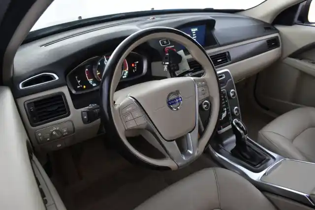 Ruskea (beige) Maastoauto, Volvo XC70 – CTO-366