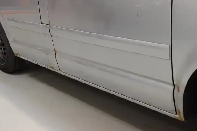 Harmaa Matkailuauto, Volkswagen Multivan – CYF-304