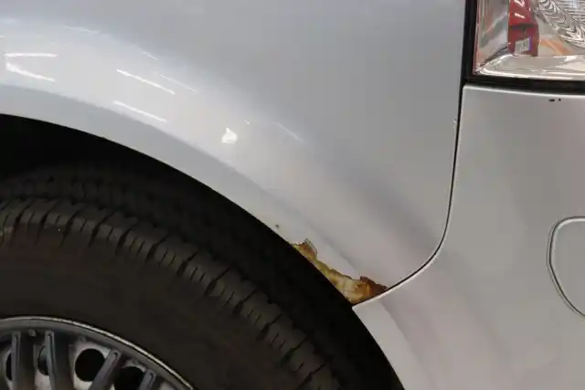Harmaa Matkailuauto, Volkswagen Multivan – CYF-304