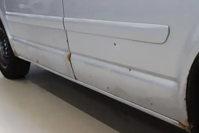 Harmaa Matkailuauto, Volkswagen Multivan – CYF-304