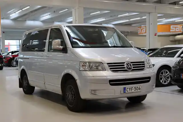 Harmaa Matkailuauto, Volkswagen Multivan – CYF-304
