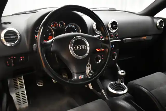 Musta Henkilöauto, Audi TT – CYL-481