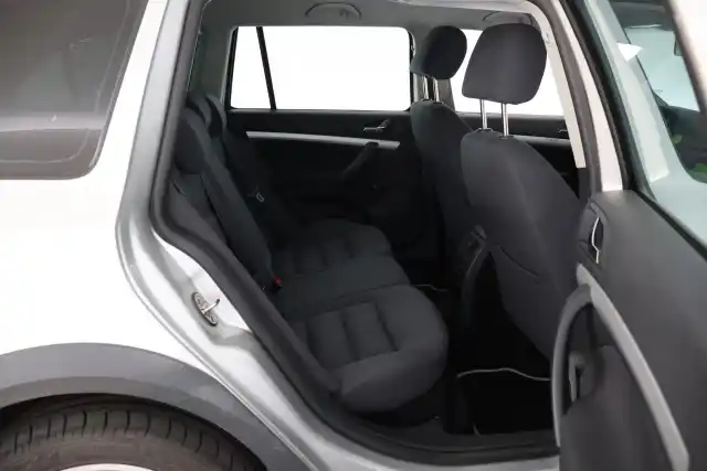 Harmaa Farmari, Skoda Octavia – CYY-636