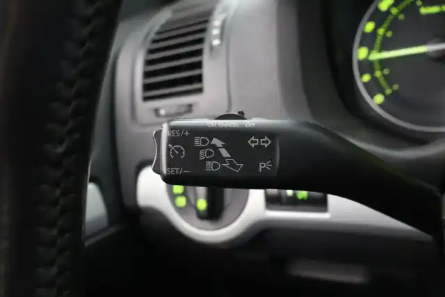 Harmaa Farmari, Skoda Octavia – CYY-636