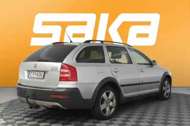 Harmaa Farmari, Skoda Octavia – CYY-636